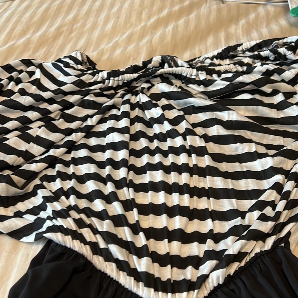 Black and white maxi dress - Picture 2 of 3
